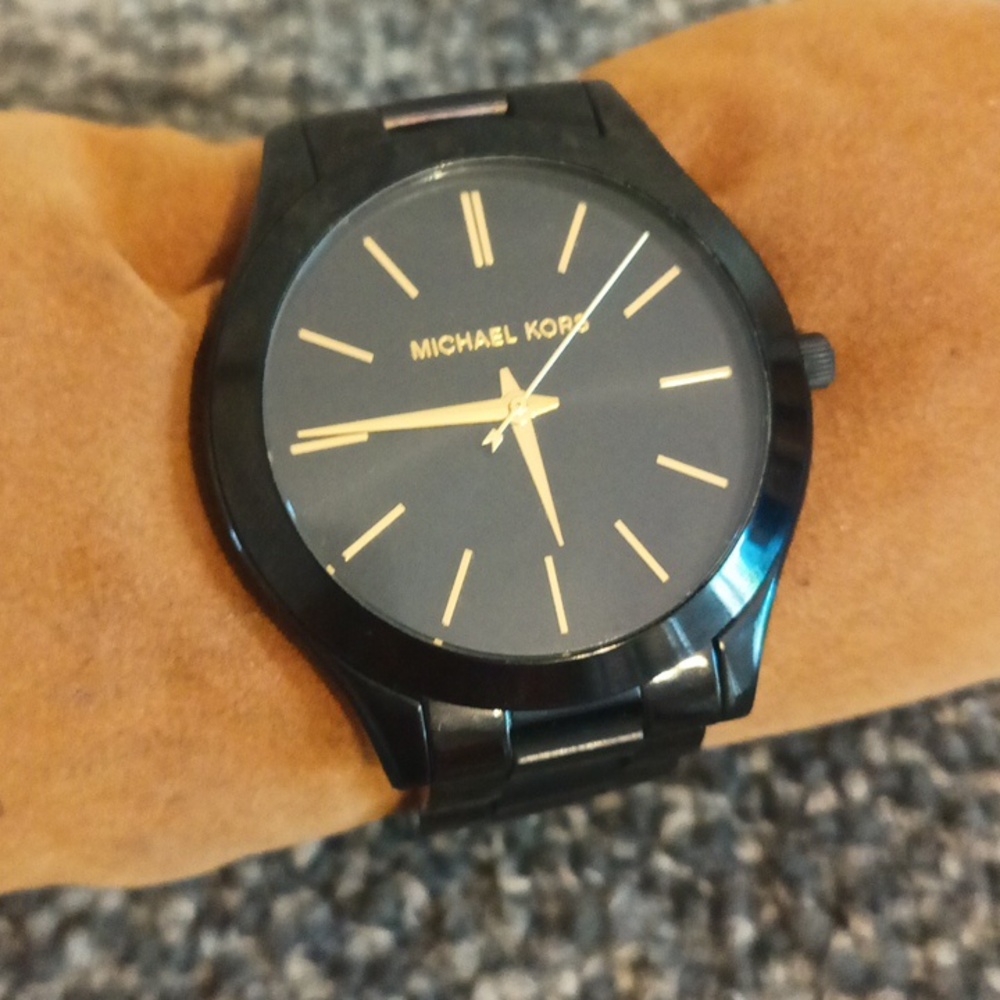 Michael Kors Black Women's  Watch with Gold MK 3221 - Picture 2 of 5